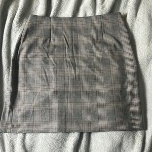 Dynamite plaid skirt in size M